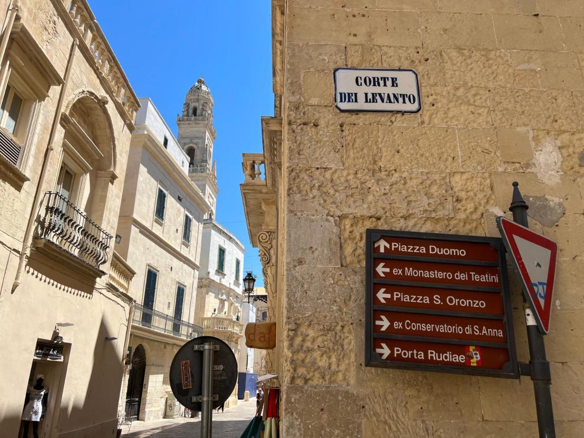 Ai Propilei del Duomo Luxury Suite Lecce Exterior foto