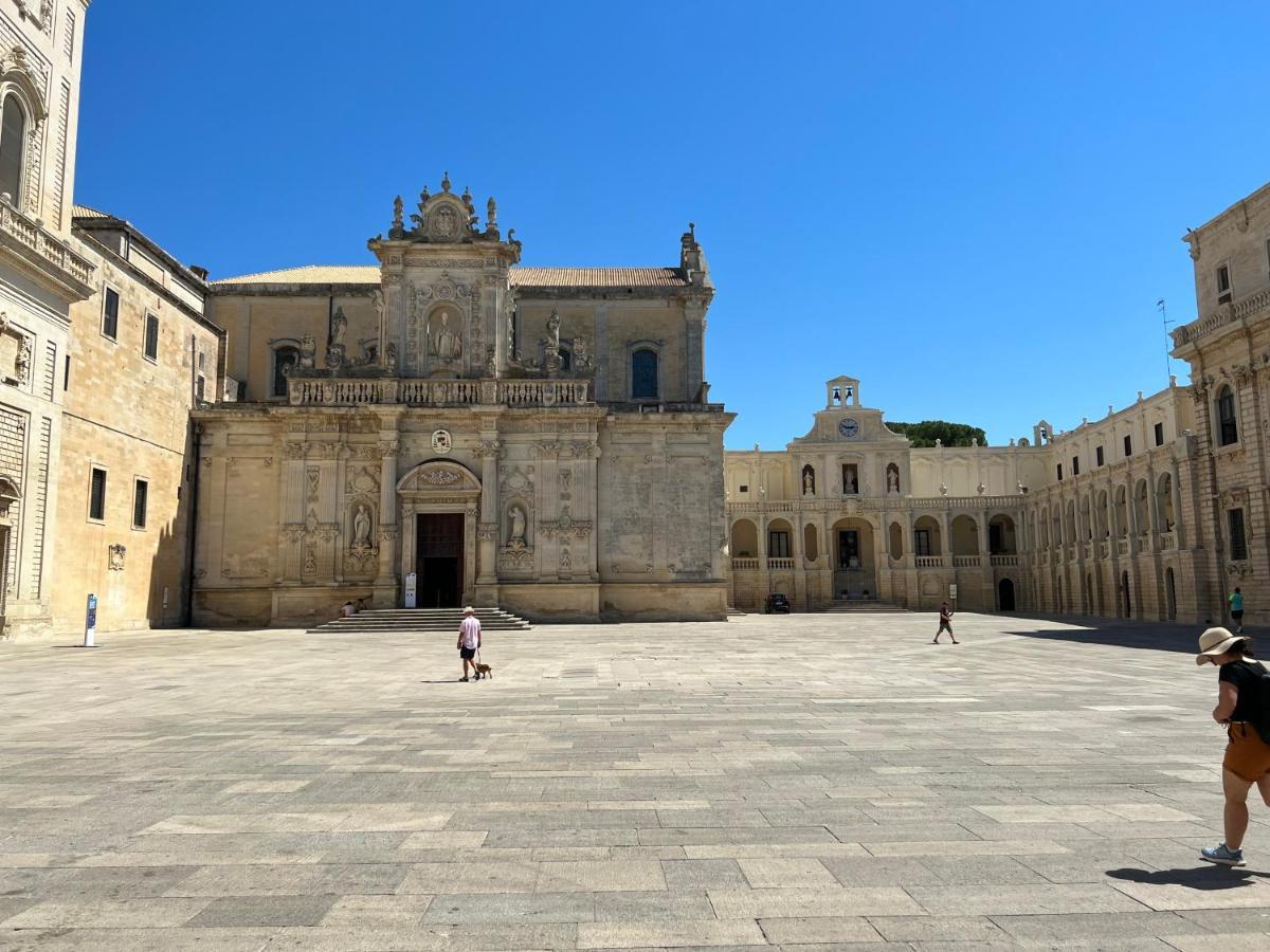 Ai Propilei del Duomo Luxury Suite Lecce Exterior foto