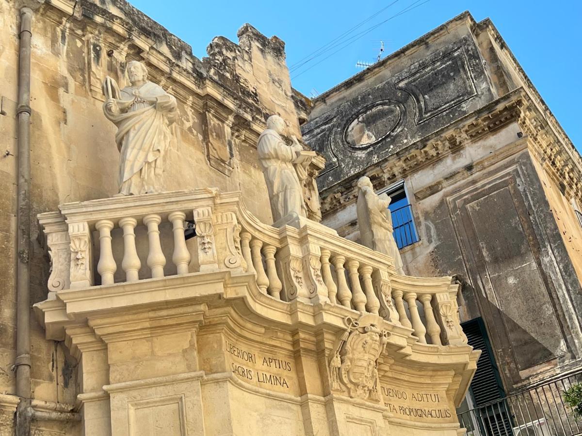 Ai Propilei del Duomo Luxury Suite Lecce Exterior foto